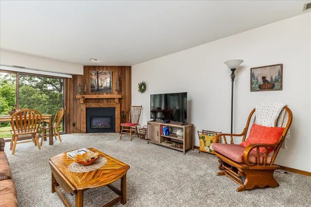 $169,900 | B2 Long Bay Point Drive, Galena, IL 61036