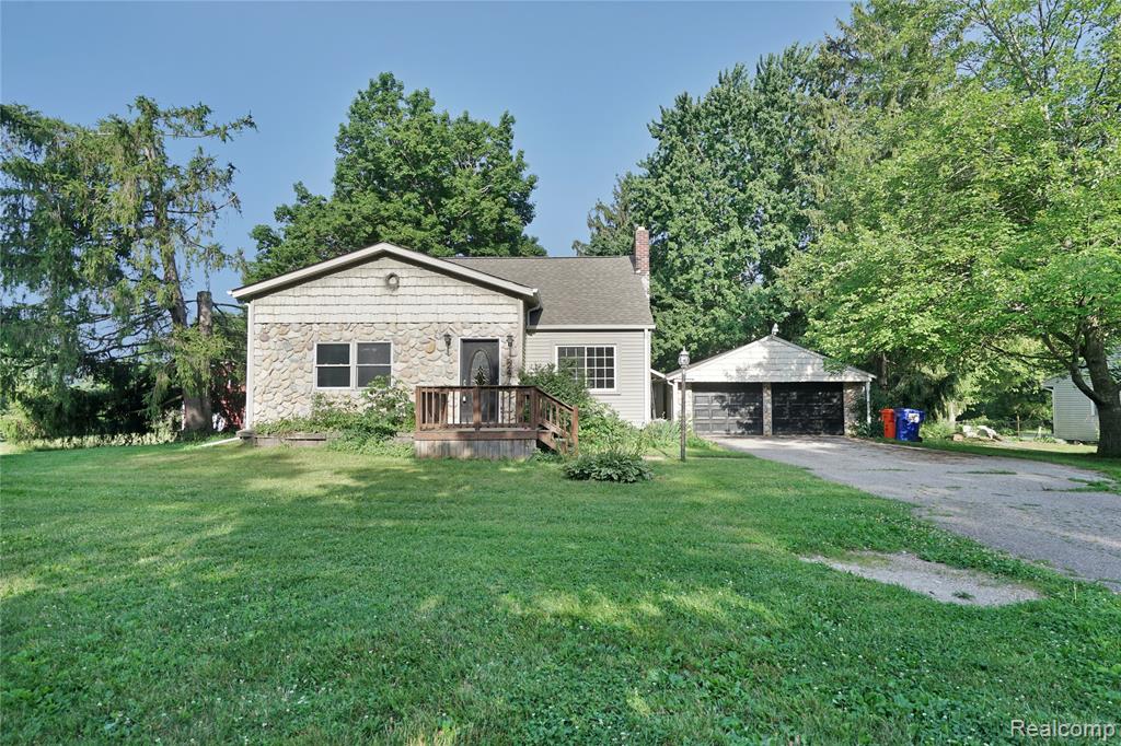 2476 Vandekarr Road Owosso, MI 48867 - Photo 3 of 41