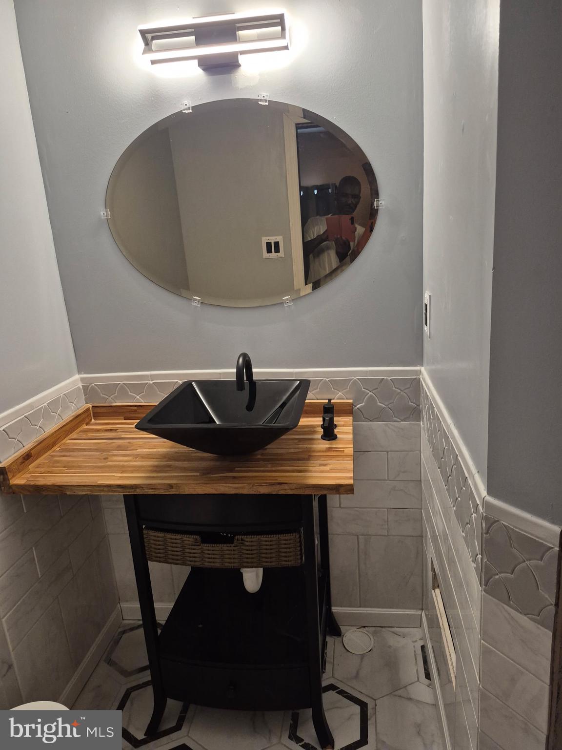 710 Smith Lane Mount Holly, NJ 08060 - Photo 12 of 26 a view of a sink a washer and dryer