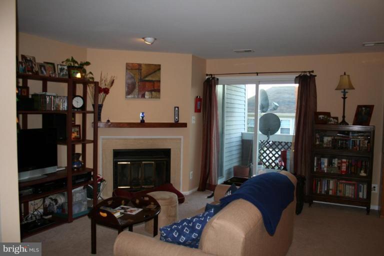 12938 Grays Pointe Road, Unit B Fairfax, VA 22033 - Photo 4 of 14 Living Room #2