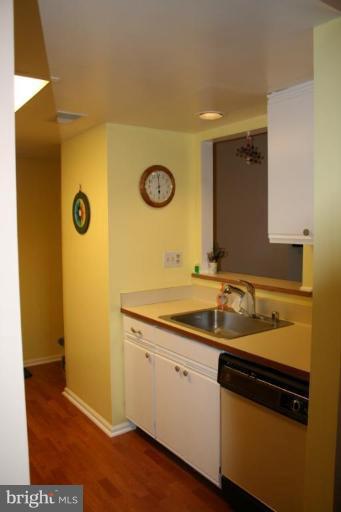 12938 Grays Pointe Road, Unit B Fairfax, VA 22033 - Photo 9 of 14 Kitchen #2