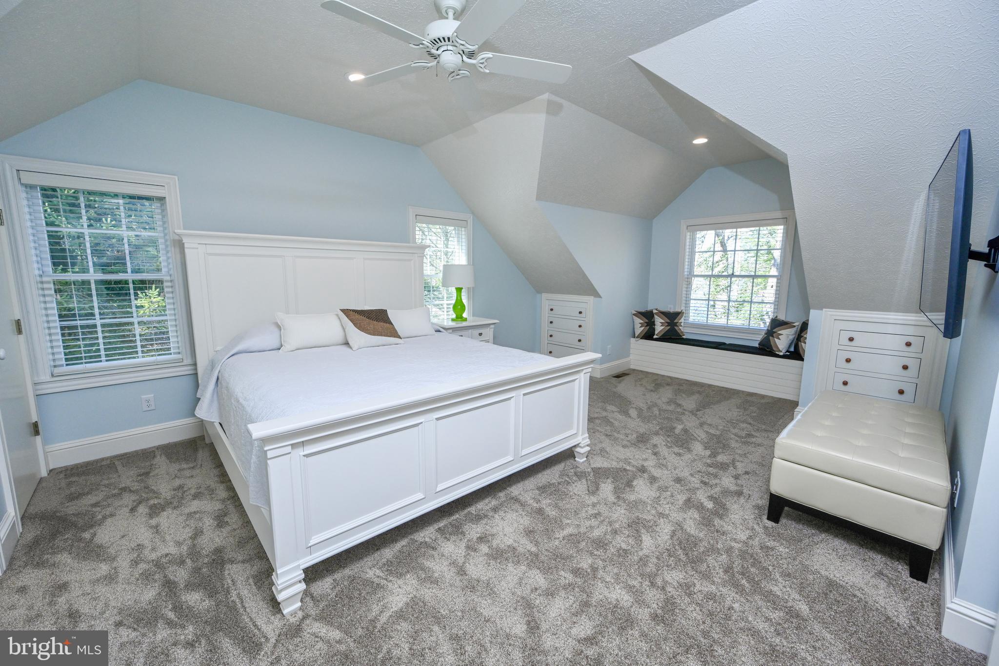 56 Bee Tree Lane Oakland, MD 21550 - Photo 47 of 139 Spacious primary upper level BR with window seat.