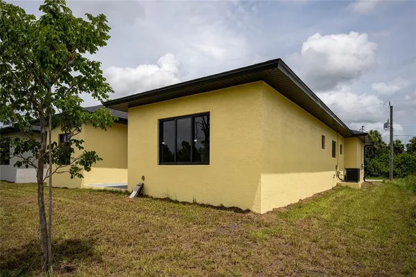 $334,900 | 185 Sesame Road East, Rotonda West, FL 33947