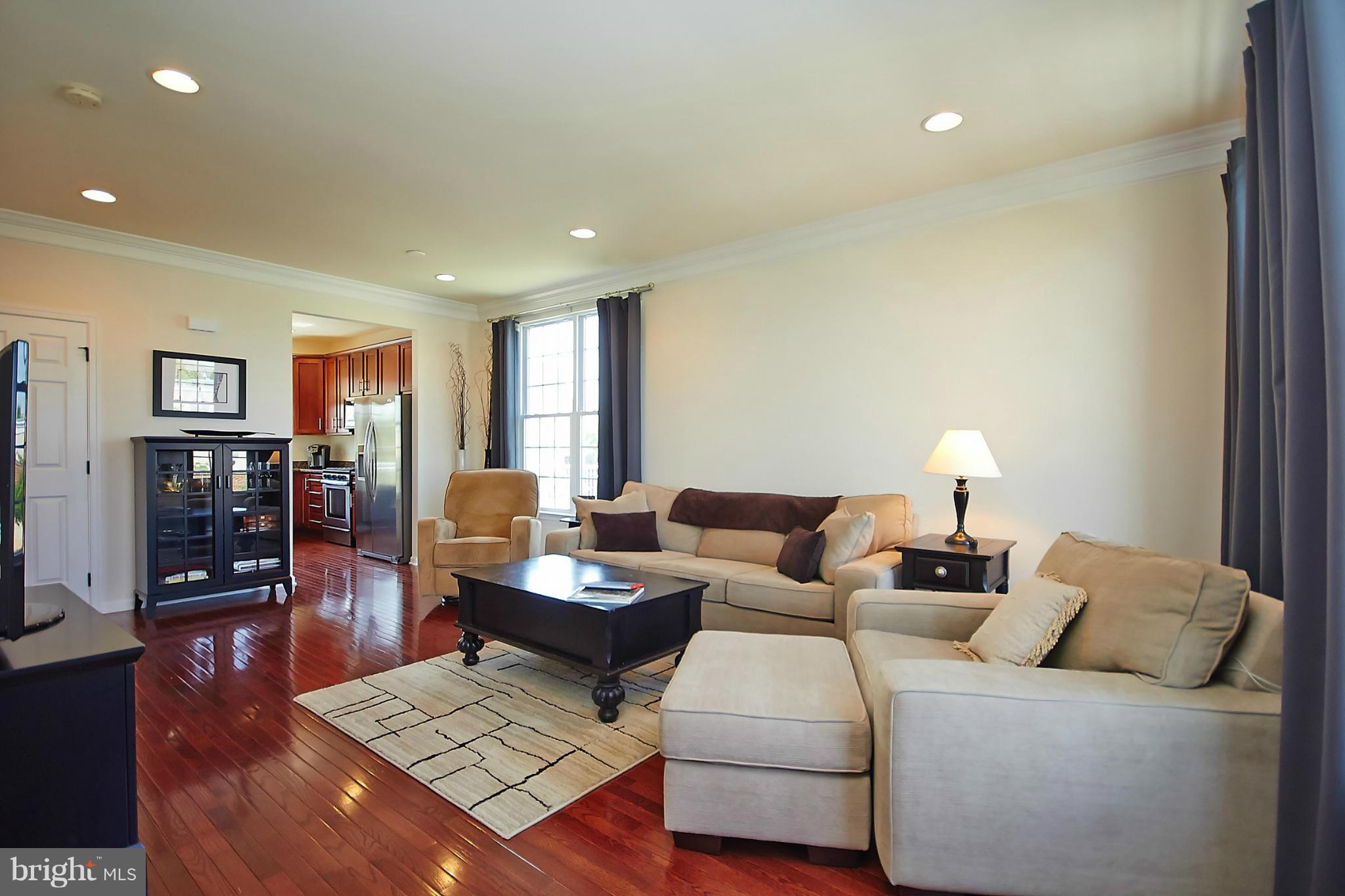 25436 South Riding Boulevard Chantilly, VA 20152 - Photo 6 of 26 Living Room