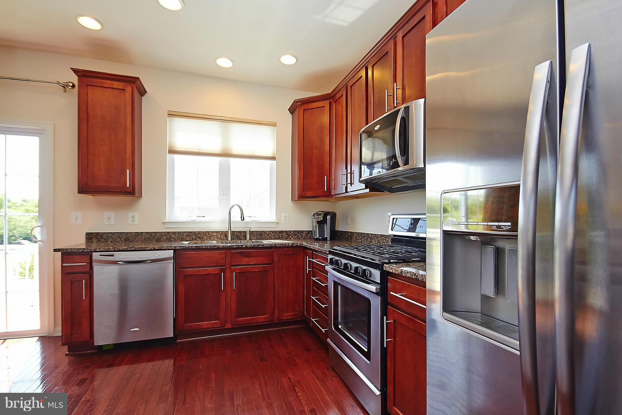 25436 South Riding Boulevard Chantilly, VA 20152 - Photo 7 of 26 Kitchen