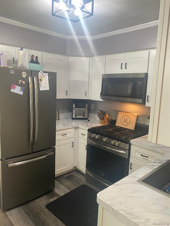 5366 Pontiac Lake Road Waterford, MI 48327 - Photo 6 of 20