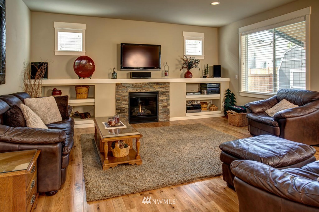 5600 Northeast 5th Circle Renton, WA 98059 - Photo 5 of 22