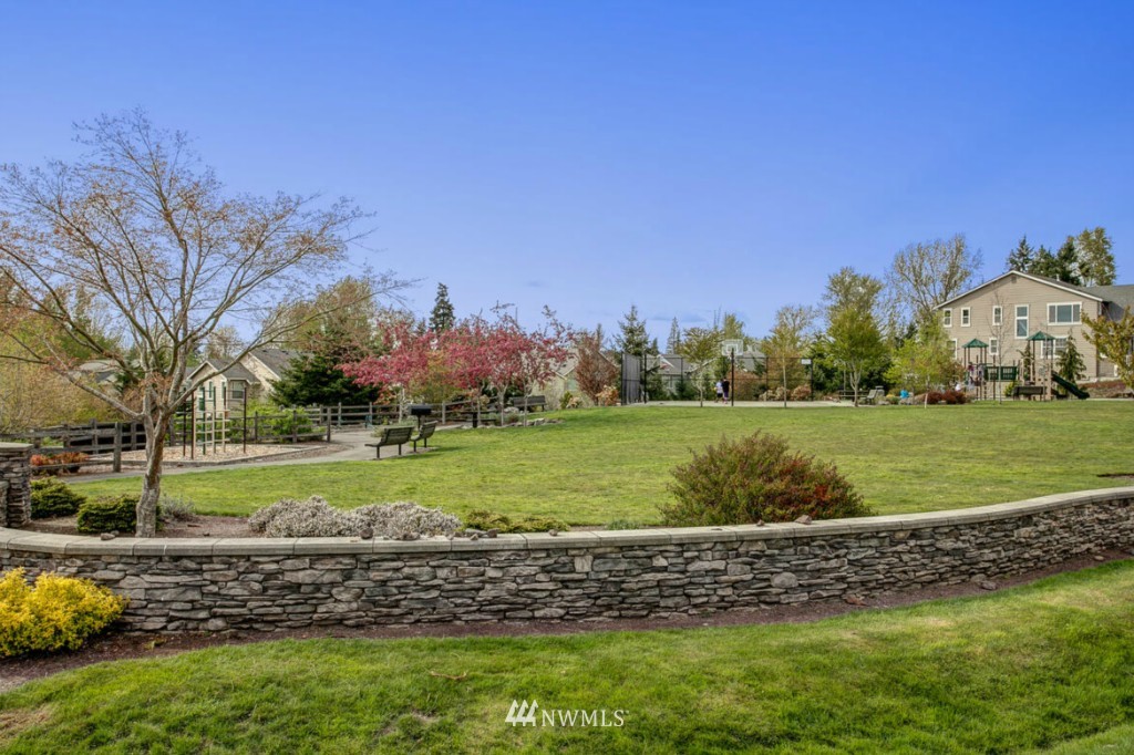 5600 Northeast 5th Circle Renton, WA 98059 - Photo 8 of 22