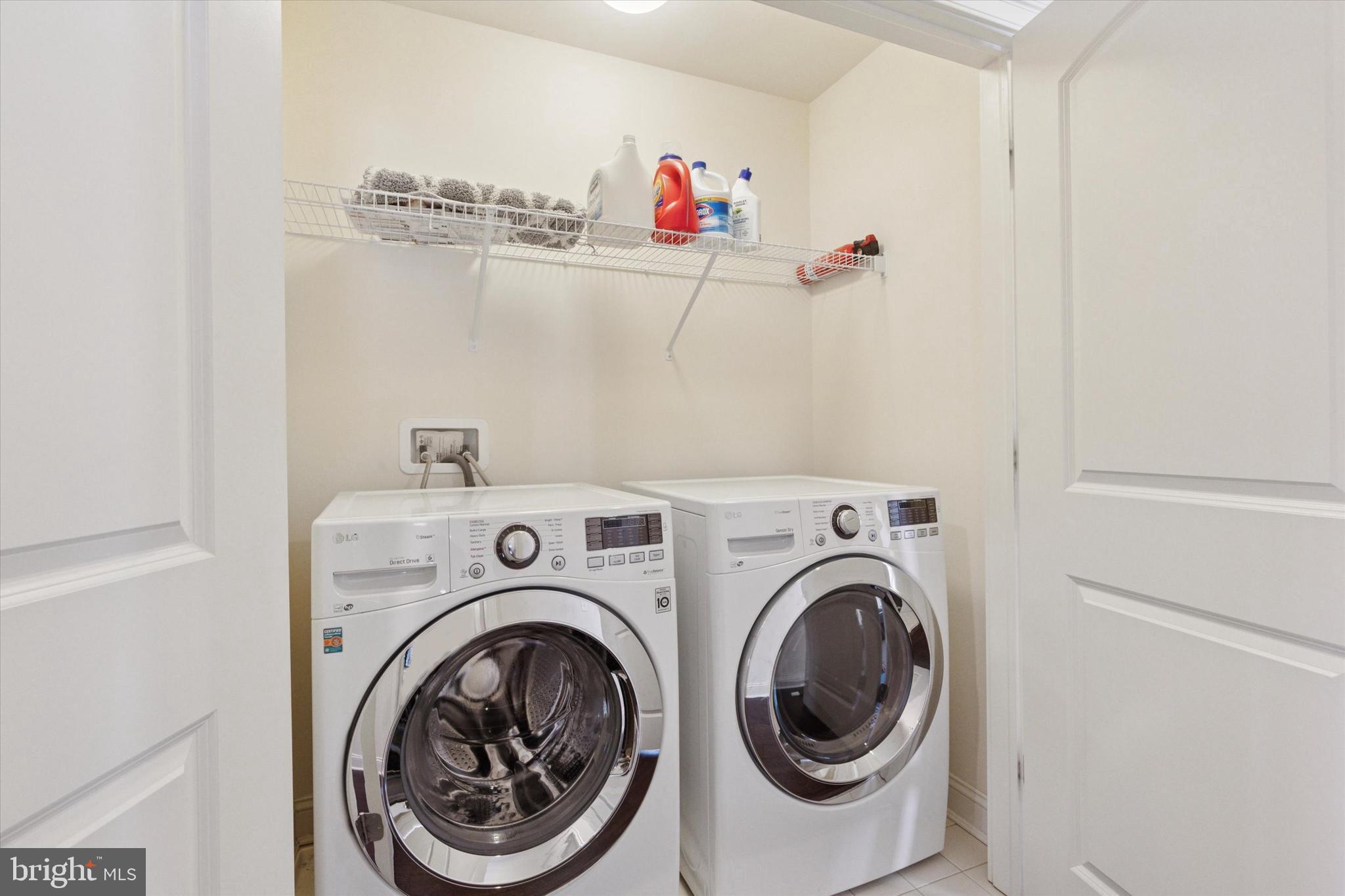 34 Parkview Cir. Wayne, PA 19087 - Photo 27 of 55 a utility room with dryer and washer
