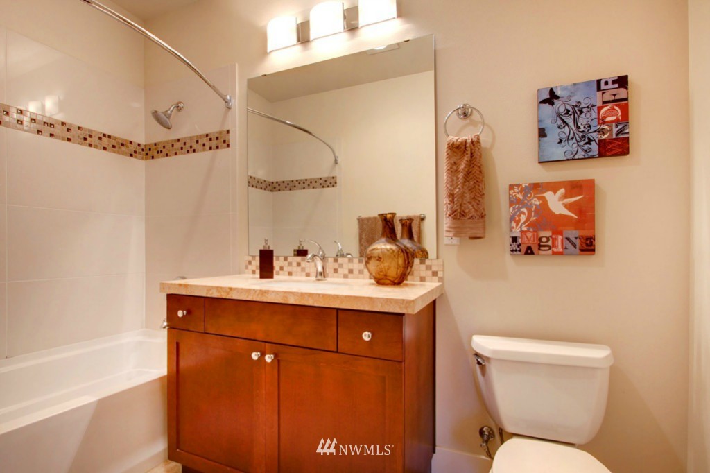 8531 Avondale Road Northeast, Unit B102 Redmond, WA 98052 - Photo 10 of 13 Gallery Image 10