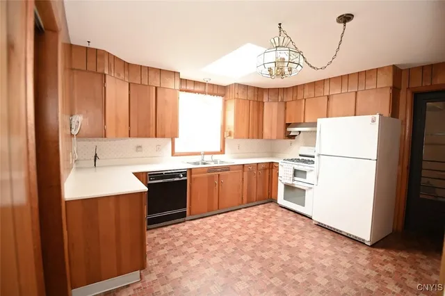 $215,000 | 517 Locust Drive, Utica, NY 13502