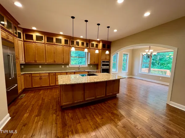 $1,100,000 | 2005 River Mist Circle, New Market, TN 37820
