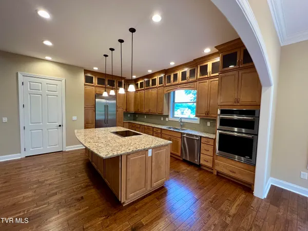 $1,100,000 | 2005 River Mist Circle, New Market, TN 37820