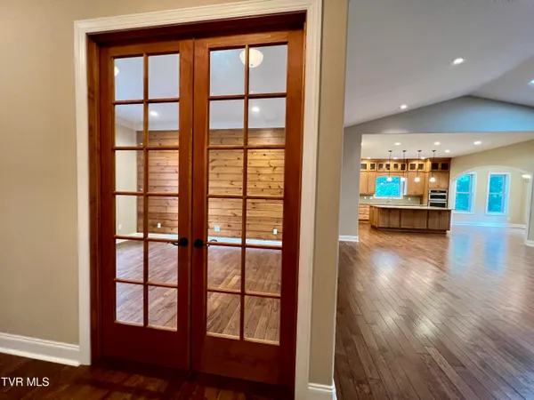 $1,100,000 | 2005 River Mist Circle, New Market, TN 37820