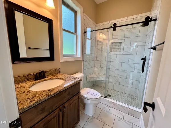 $1,100,000 | 2005 River Mist Circle, New Market, TN 37820