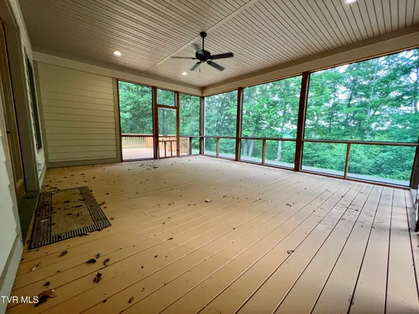 $1,100,000 | 2005 River Mist Circle, New Market, TN 37820