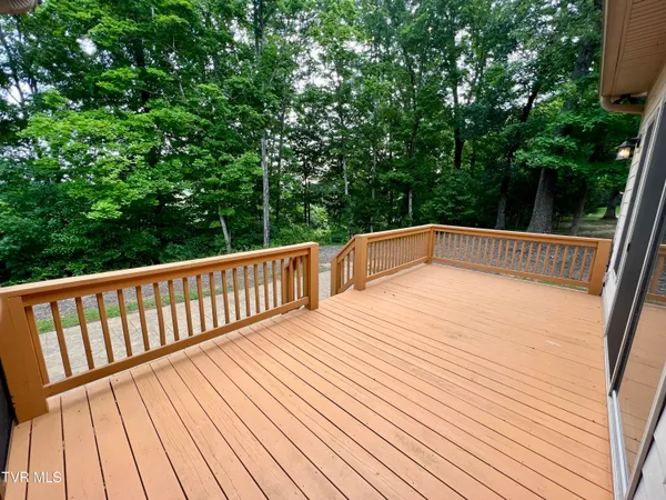 $1,100,000 | 2005 River Mist Circle, New Market, TN 37820