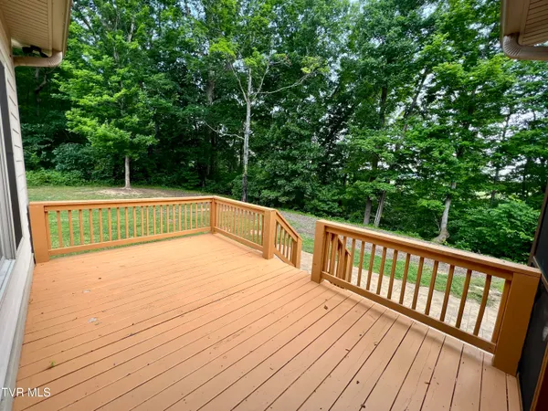 $1,100,000 | 2005 River Mist Circle, New Market, TN 37820