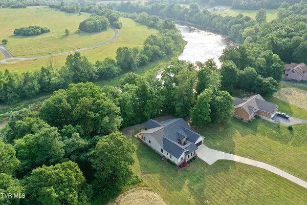 $1,100,000 | 2005 River Mist Circle, New Market, TN 37820