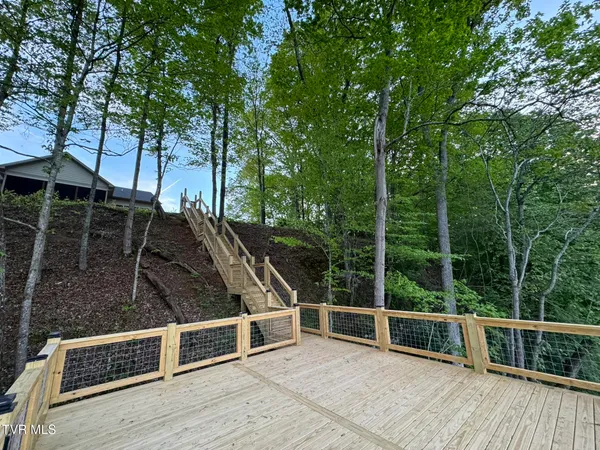 $1,100,000 | 2005 River Mist Circle, New Market, TN 37820