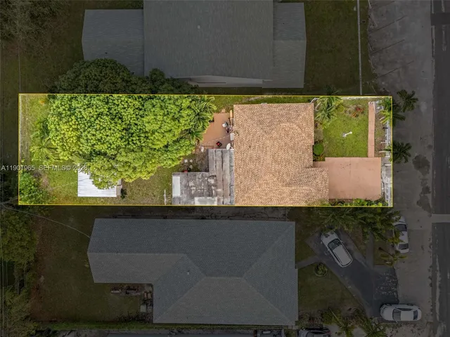 $450,000 | 608 Northwest 9th Street, Hallandale Beach, FL 33009