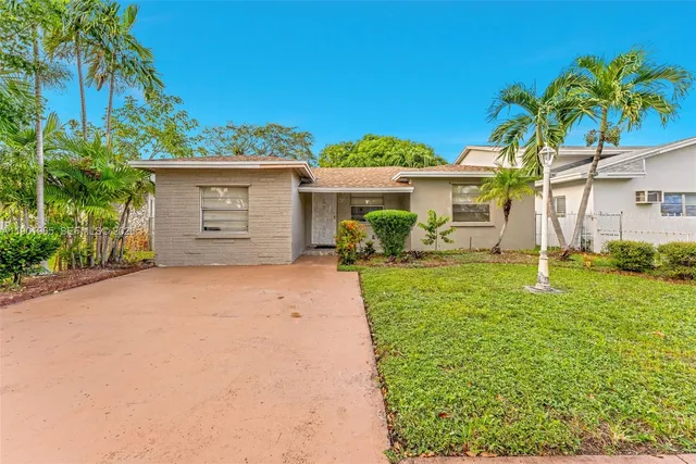 $450,000 | 608 Northwest 9th Street, Hallandale Beach, FL 33009