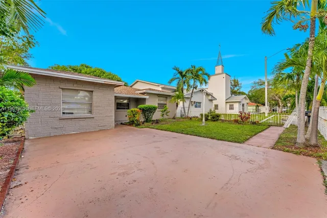 $450,000 | 608 Northwest 9th Street, Hallandale Beach, FL 33009