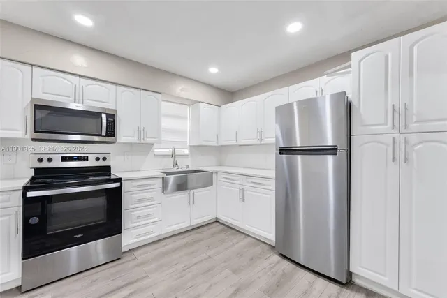 $450,000 | 608 Northwest 9th Street, Hallandale Beach, FL 33009