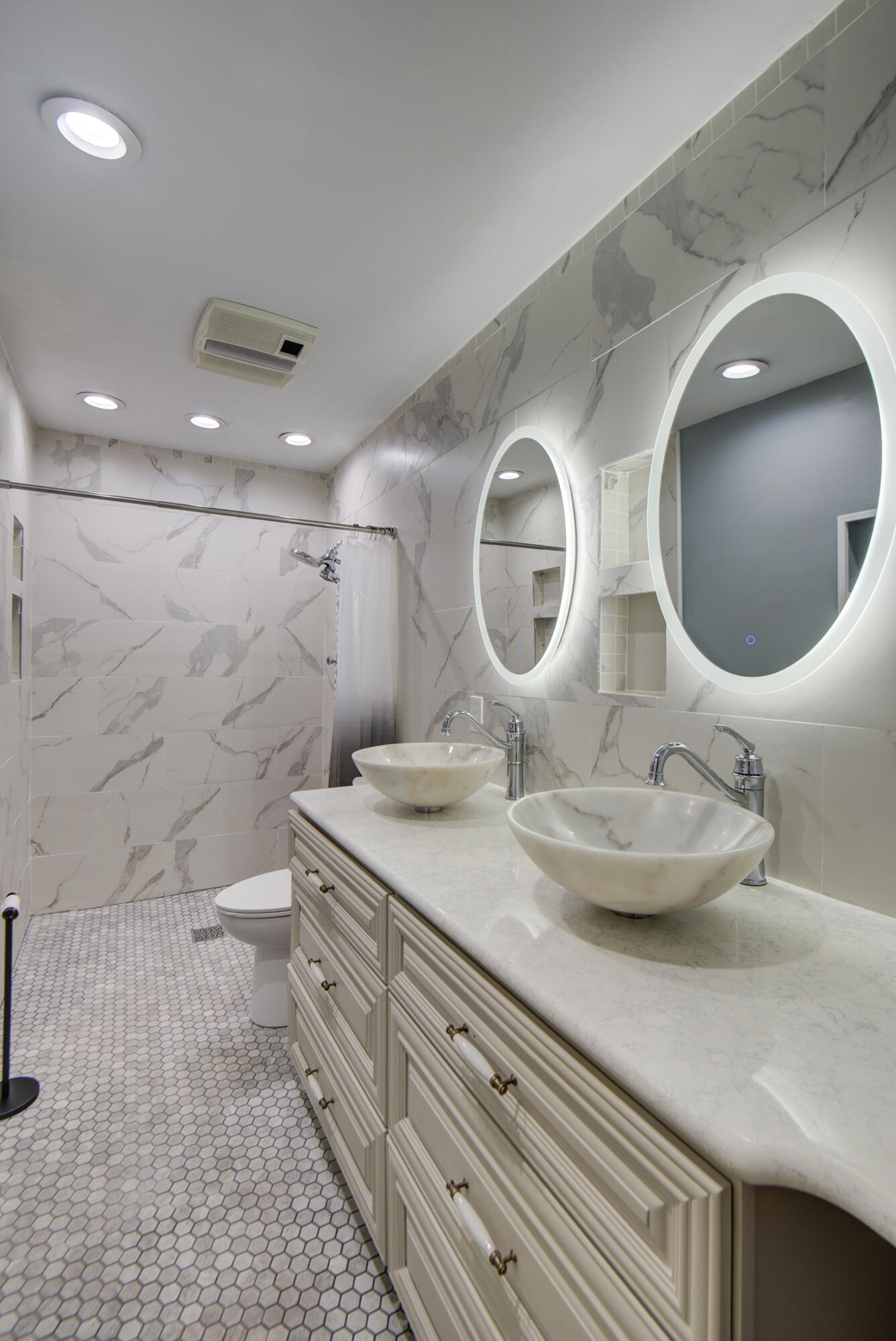 6632 Gamble Road Birchwood, TN 37308 - Photo 14 of 30 Gorgeous Main Bath