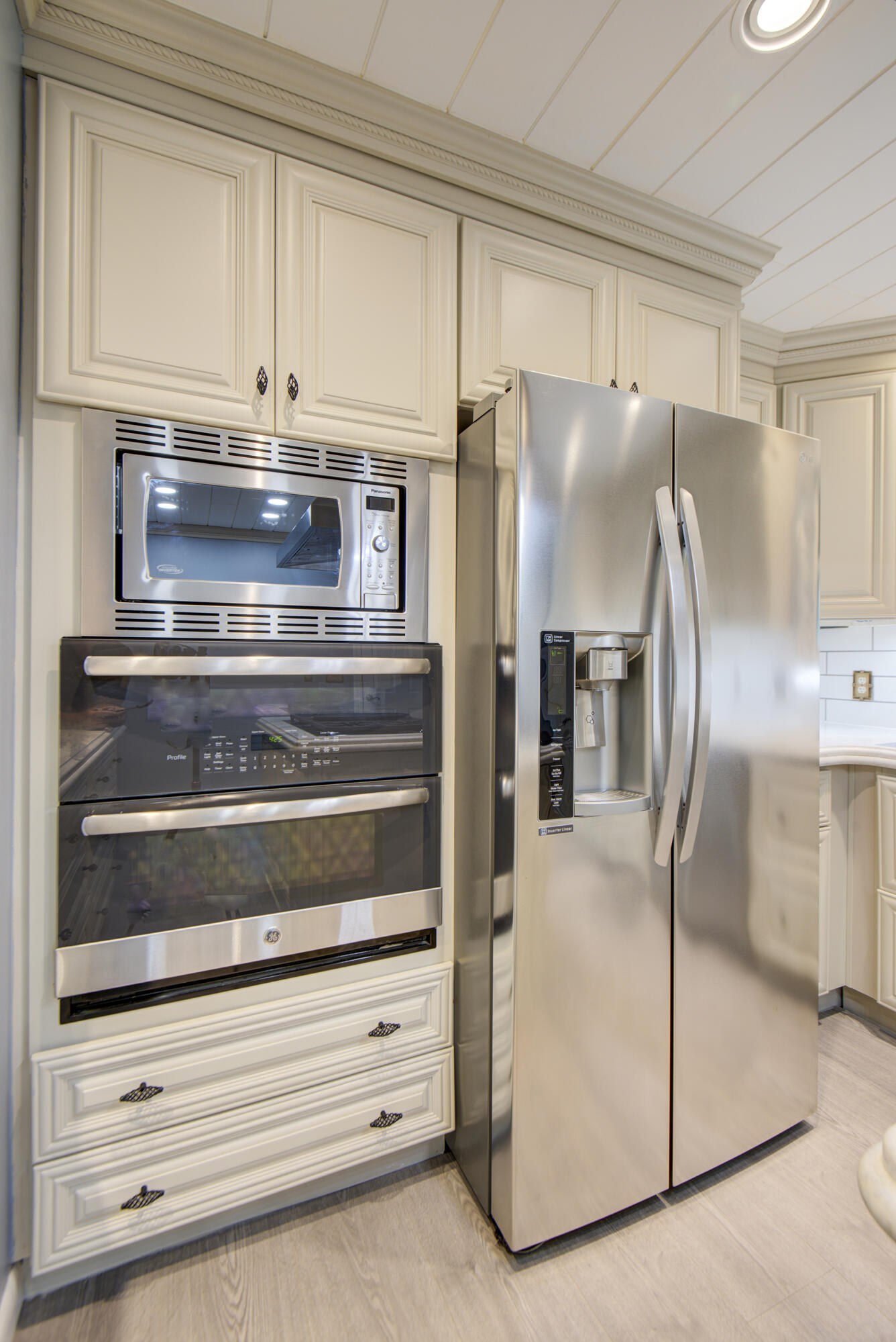 6632 Gamble Road Birchwood, TN 37308 - Photo 7 of 30 Wall Oven and Micro