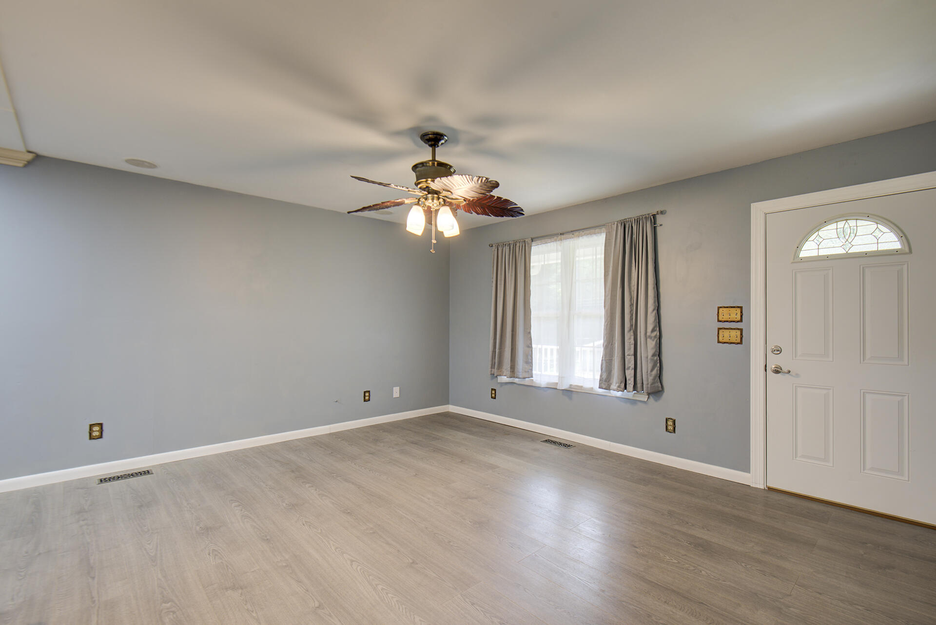 6632 Gamble Road Birchwood, TN 37308 - Photo 8 of 30 Family Room