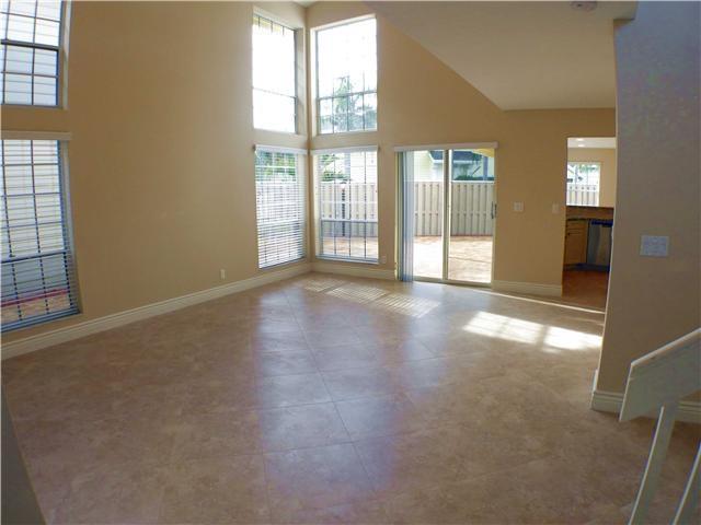 5351 Park Pl Circle Boca Raton, FL 33486 - Photo 20 of 25 Family Room