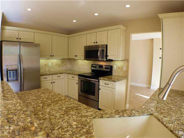 5351 Park Pl Circle Boca Raton, FL 33486 - Photo 4 of 25 Kitchen