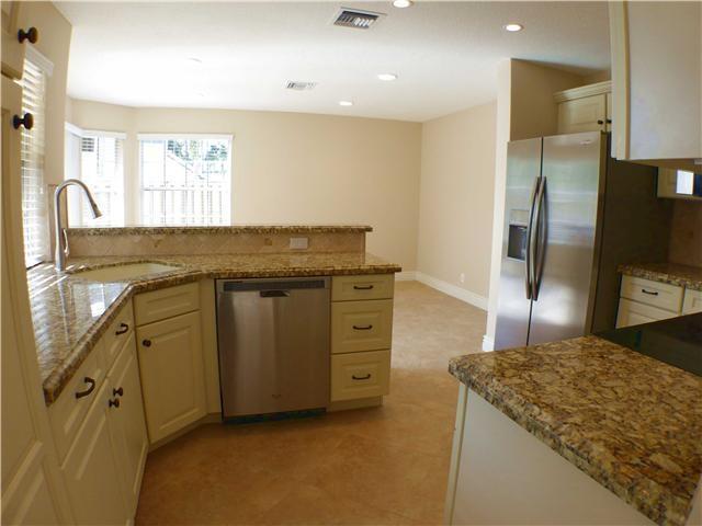 5351 Park Pl Circle Boca Raton, FL 33486 - Photo 8 of 25 Kitchen - Living