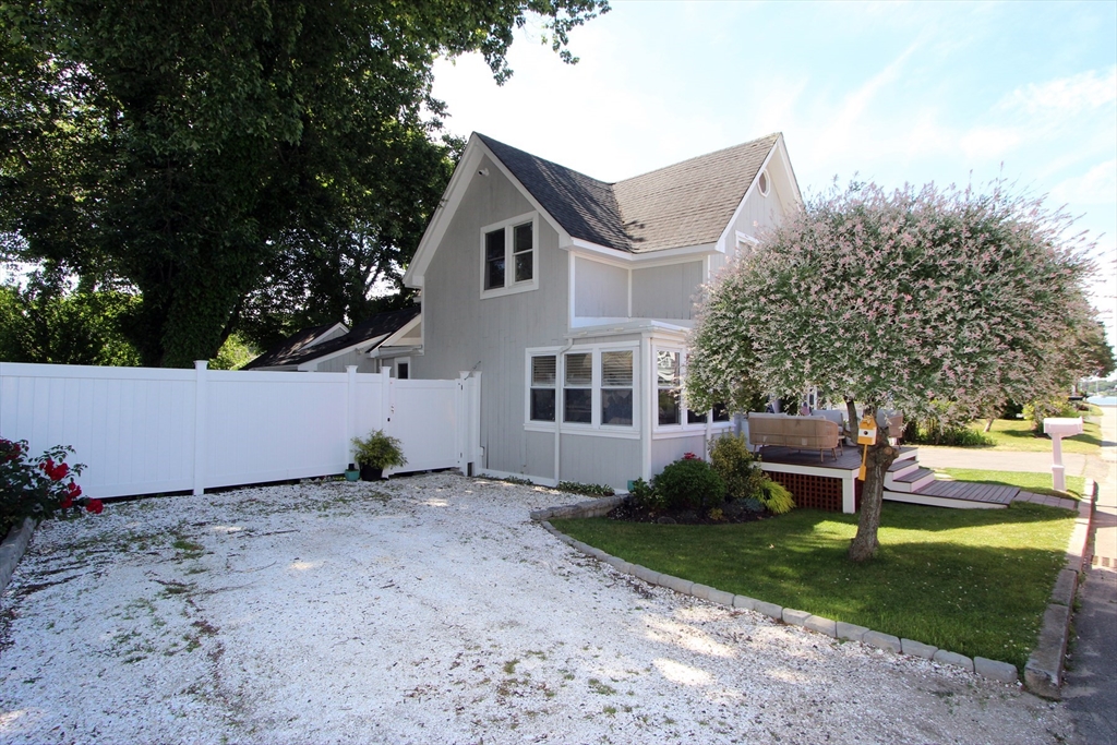 22 Maple Street Wareham, MA 02532 - Photo 7 of 40