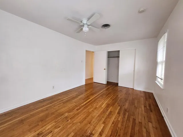 $1,895 | 913 Prescott Street, Kerrville, TX 78028