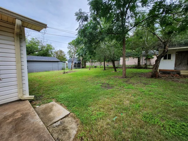 $1,895 | 913 Prescott Street, Kerrville, TX 78028