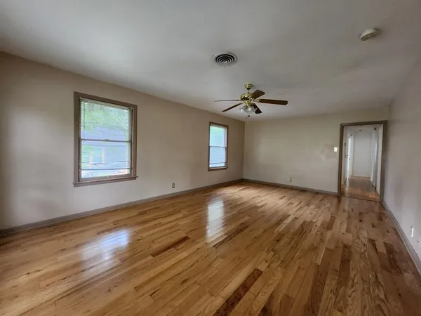 $1,750 | 913 Prescott Street, Kerrville, TX 78028