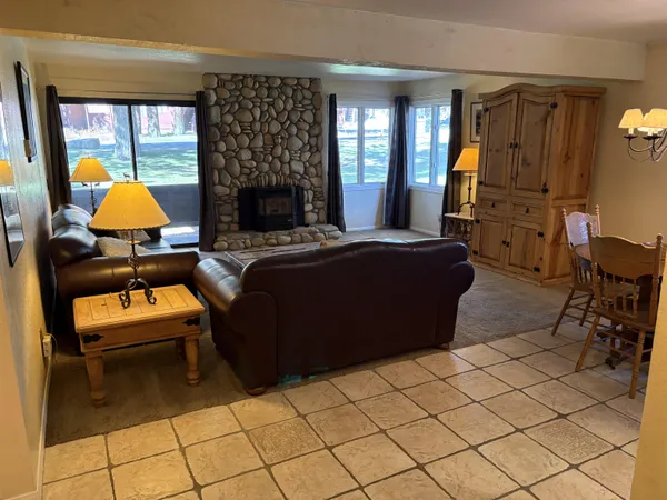 $495,000 | 2 Arrowhead Drive, Unit 71, Mammoth Lakes, CA 93546