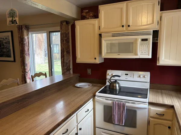 $495,000 | 2 Arrowhead Drive, Unit 71, Mammoth Lakes, CA 93546