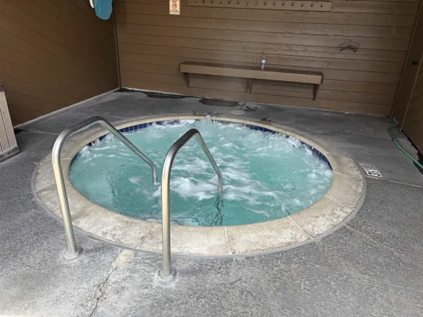 $495,000 | 2 Arrowhead Drive, Unit 71, Mammoth Lakes, CA 93546