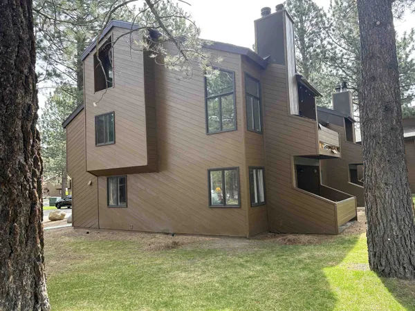 $495,000 | 2 Arrowhead Drive, Unit 71, Mammoth Lakes, CA 93546