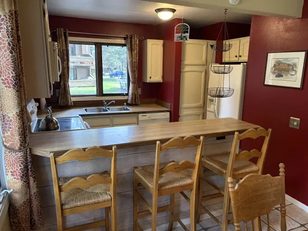 $495,000 | 2 Arrowhead Drive, Unit 71, Mammoth Lakes, CA 93546