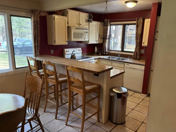 $495,000 | 2 Arrowhead Drive, Unit 71, Mammoth Lakes, CA 93546