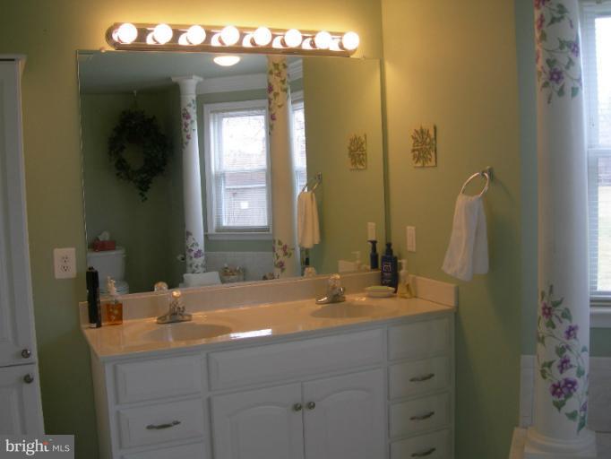 4640 Bucks School House Road Rosedale, MD 21237 - Photo 3 of 29 Double vanity in Master Bath