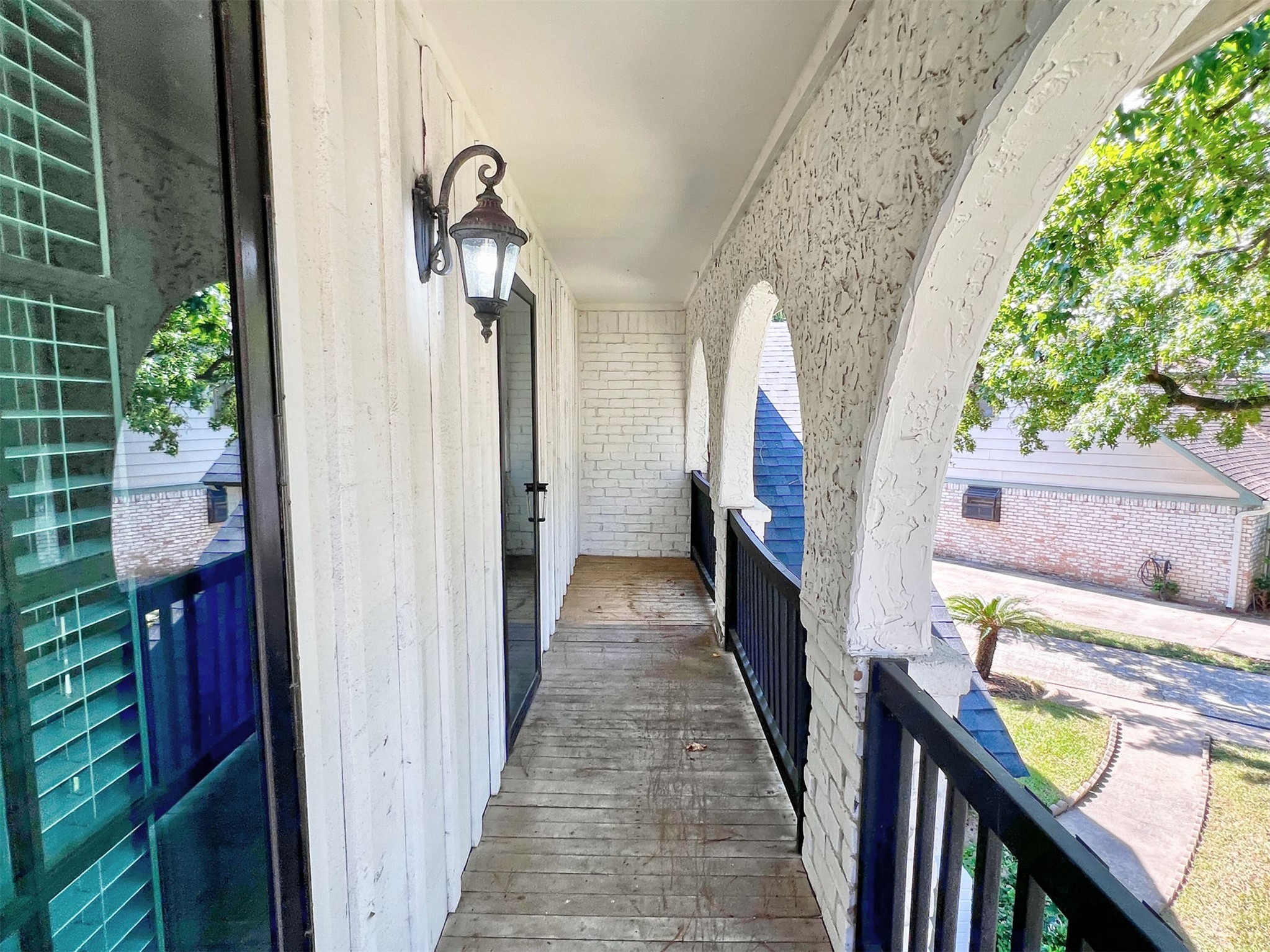 16902 Summit Oaks Lane Spring, TX 77379 - Photo 40 of 49 a view of a corridor