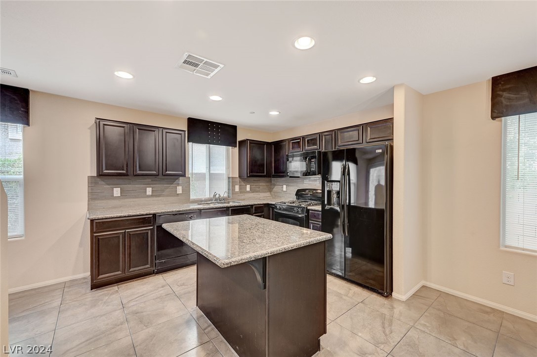 112 Uplander Steep Lane Henderson, NV 89015 - Photo 12 of 58