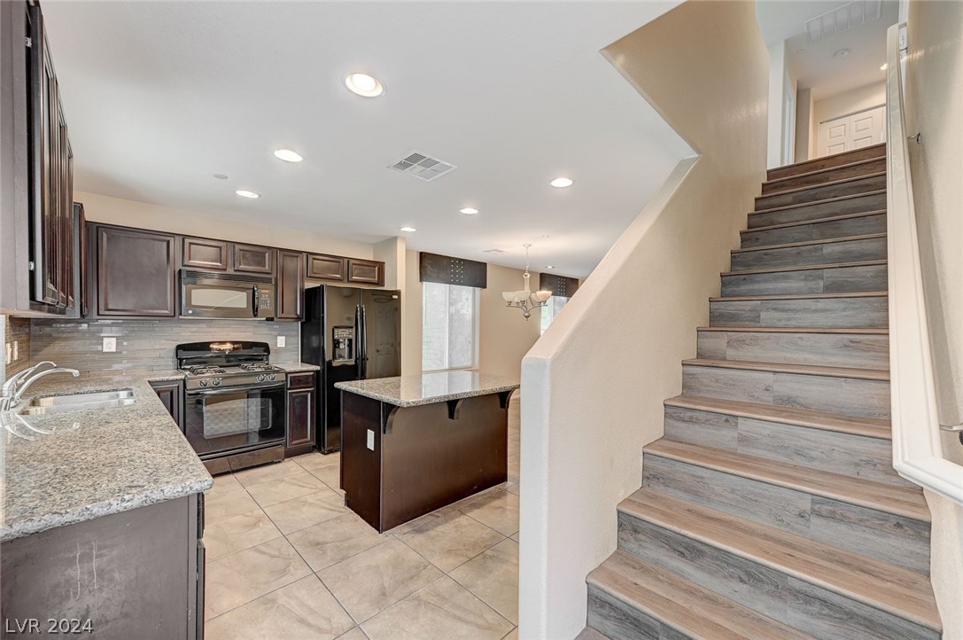 112 Uplander Steep Lane Henderson, NV 89015 - Photo 21 of 58