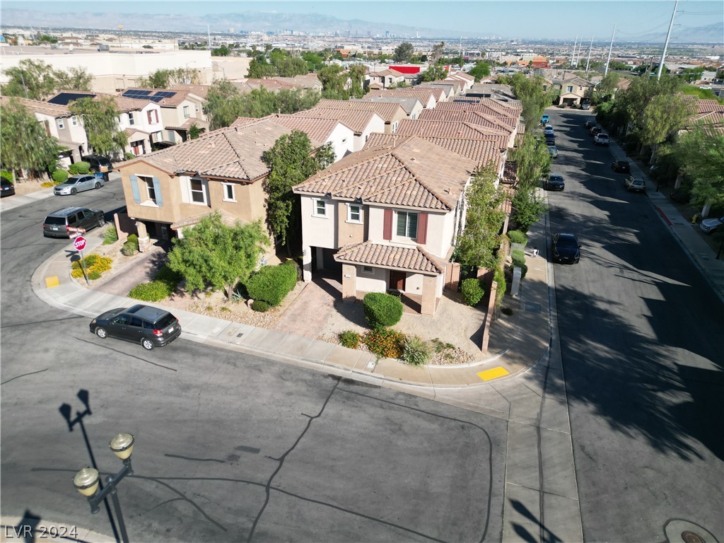 112 Uplander Steep Lane Henderson, NV 89015 - Photo 5 of 58