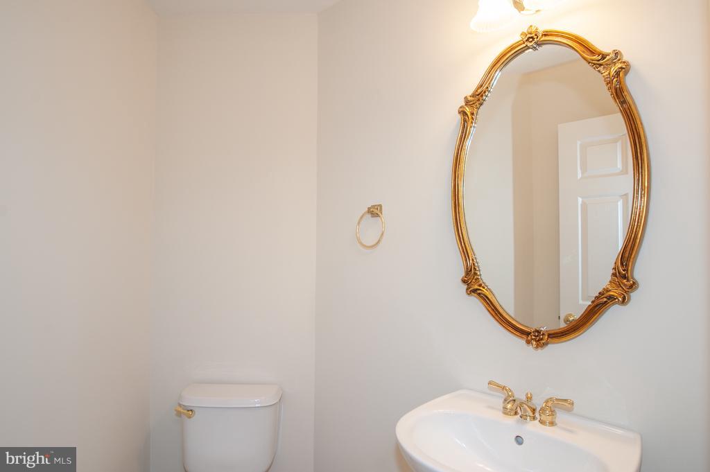 6677 Debra Lu Way Springfield, VA 22150 - Photo 12 of 29 Powder Room